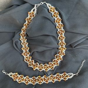 Neck lace with bracelet